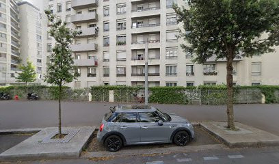 Prudent Yanna Et Leclaire Sophia, Infirmière à Épinay-sur-Seine