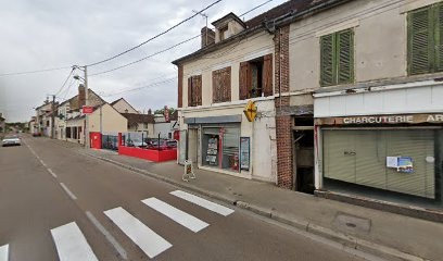 Richet Emilie Infirmière à Laroche-Saint-Cydroine